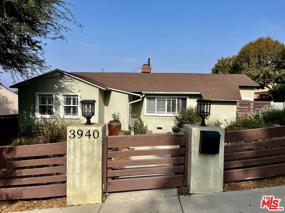 3940 S Ridgeley Drive, Los Angeles, CA 90008