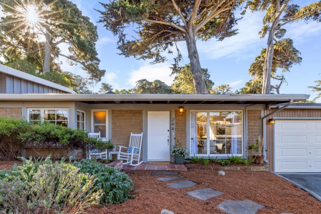 244 Grove Acre Avenue, Pacific Grove, CA 93950