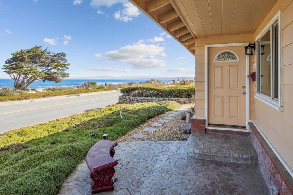 1261 Ocean View Boulevard, Pacific Grove, CA 93950