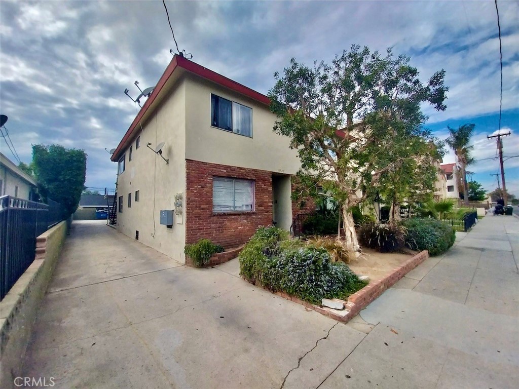 11523 Menlo Avenue, #E, Hawthorne, CA 90250