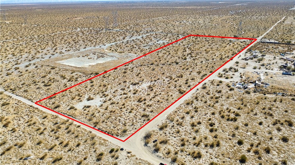 2 Sandstone, Phelan, CA 92371