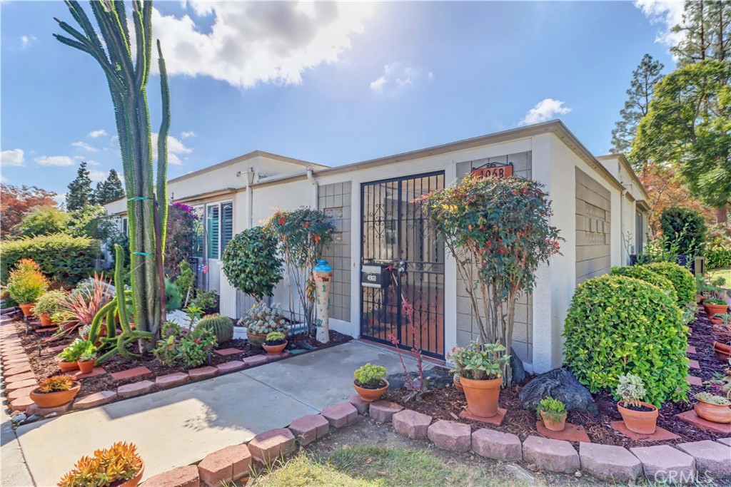 496 Calle Cadiz , #B, Laguna Woods, CA 92637