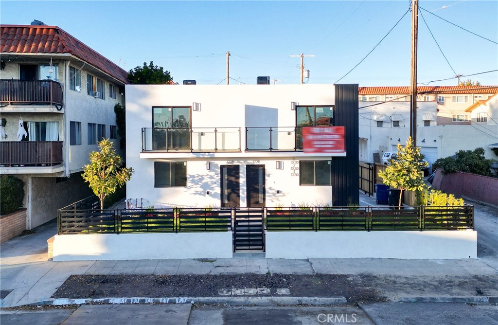 1228 W 8Th Street | Similar Property Thumbnail