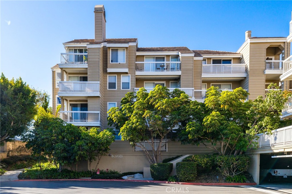 20371 Bluffside Circle, #407, Huntington Beach, CA 92646