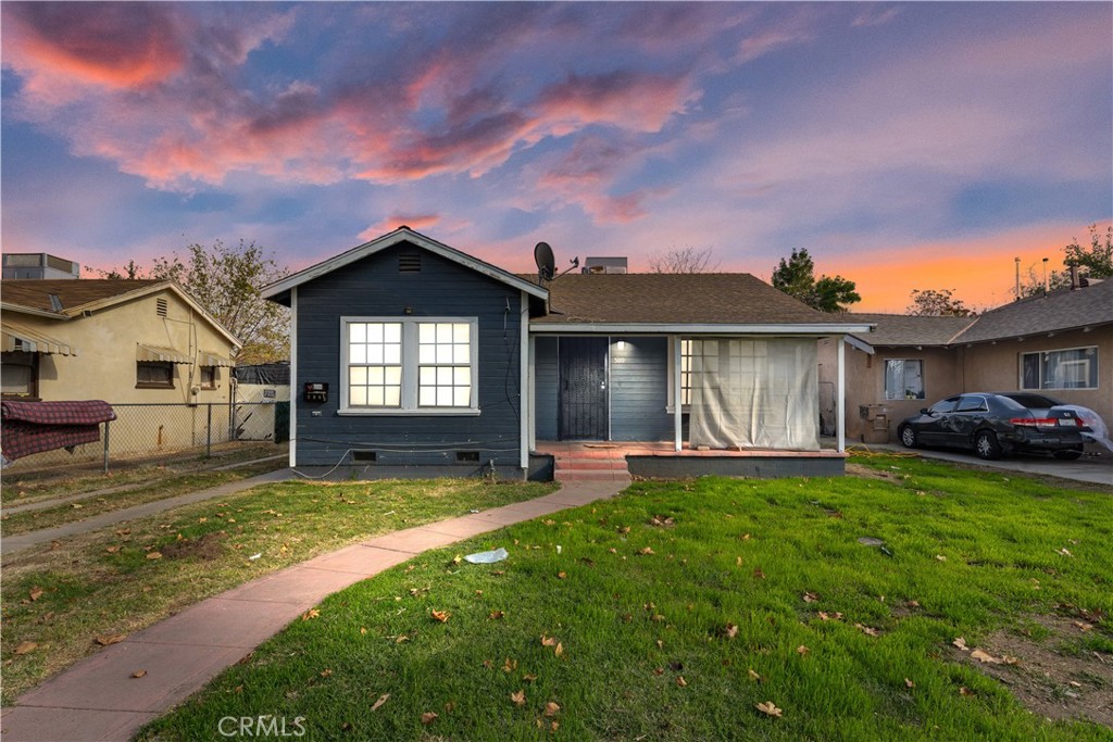 500 L Street, Bakersfield, CA 93304