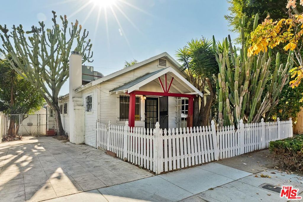 9028 Keith Avenue, West Hollywood, CA 90069