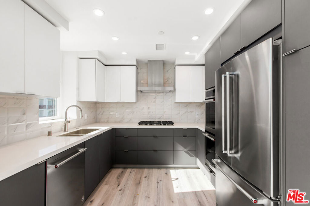 1226 S Bedford Street, #404 | Similar Property Thumbnail 7