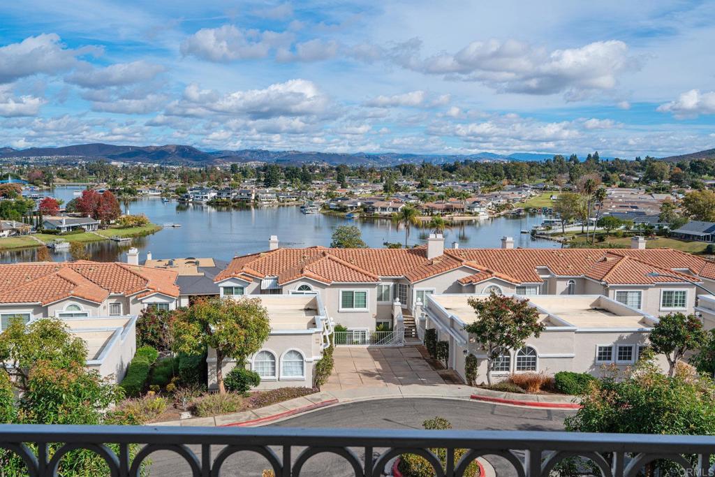 1526 Via Risa, San Marcos, CA 92078