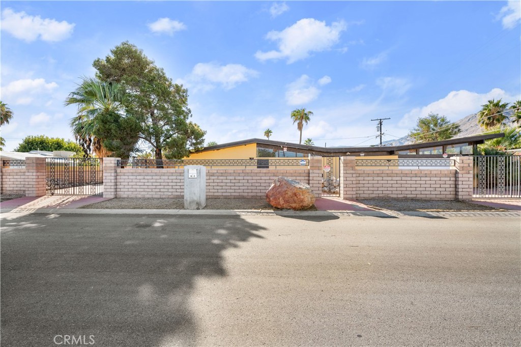 651 E Alexander Way, Palm Springs, CA 92262