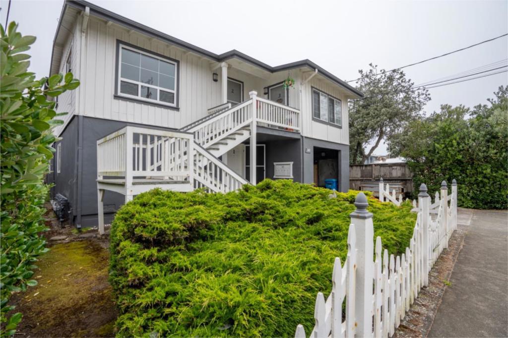 102 Brighton Road, #4, Pacifica, CA 94044