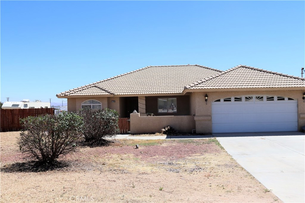 11243 Pinon Avenue, Hesperia, CA 92345