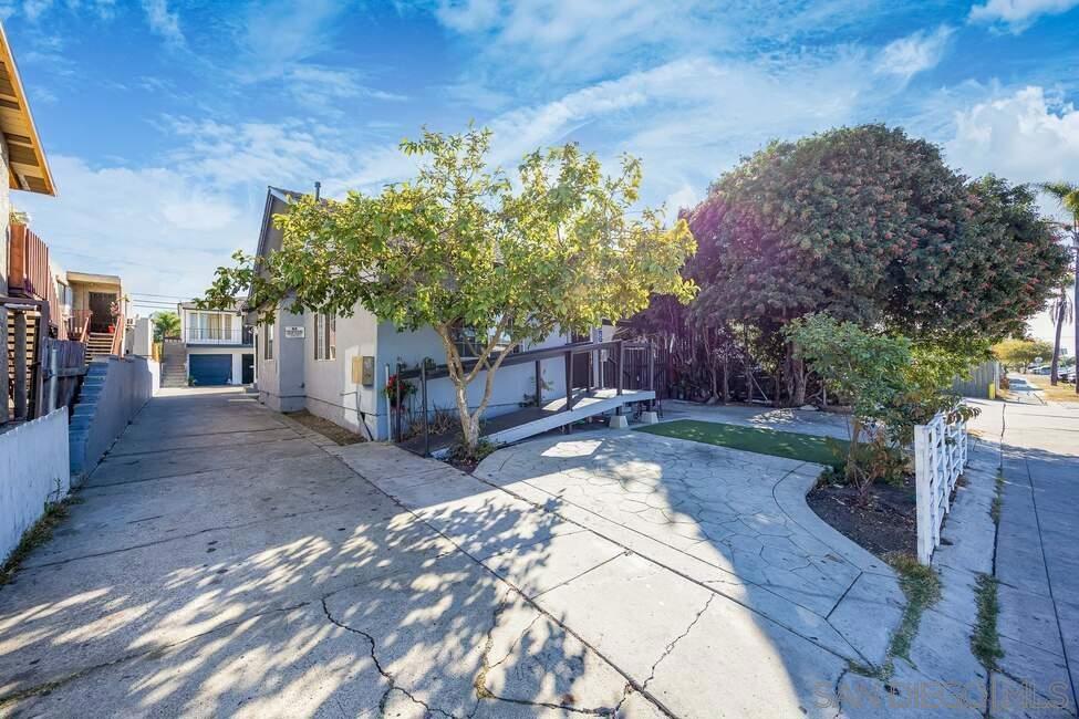 3833 39 42Nd St | Similar Property Thumbnail