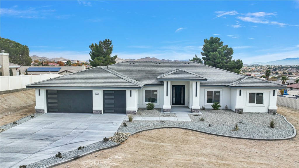 16091 Chiwi Road, Apple Valley, CA 92307