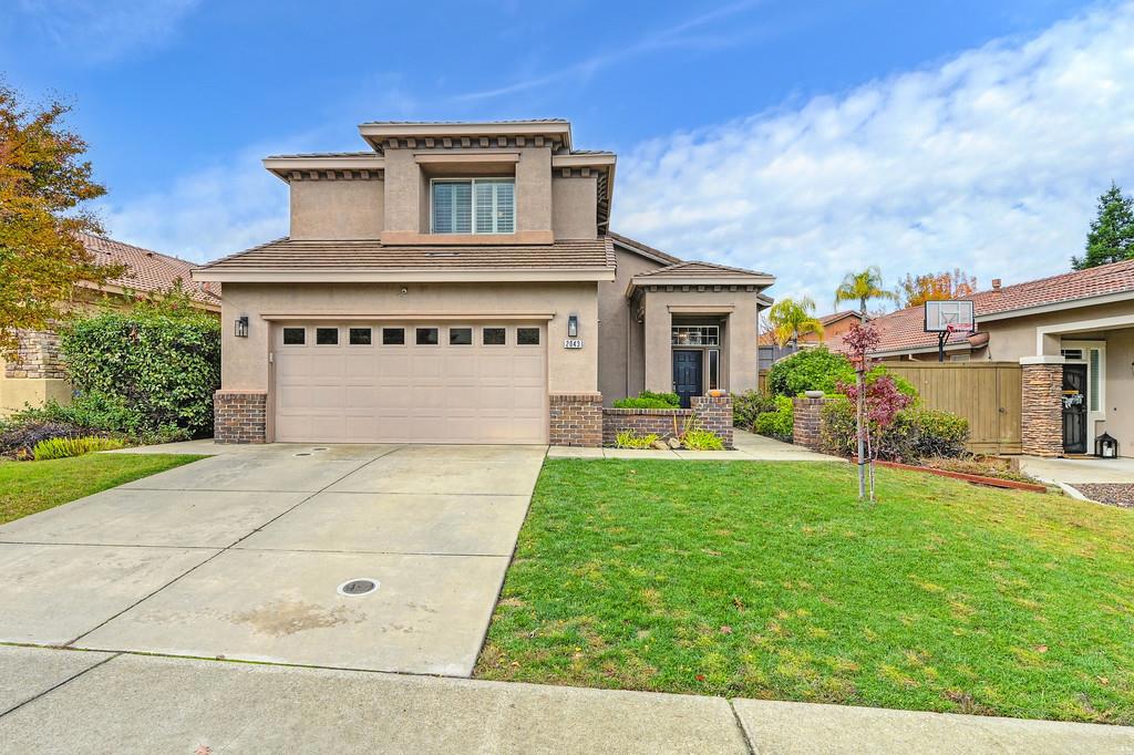 2043 Horseshoe Glen Circle, Folsom, CA 95630