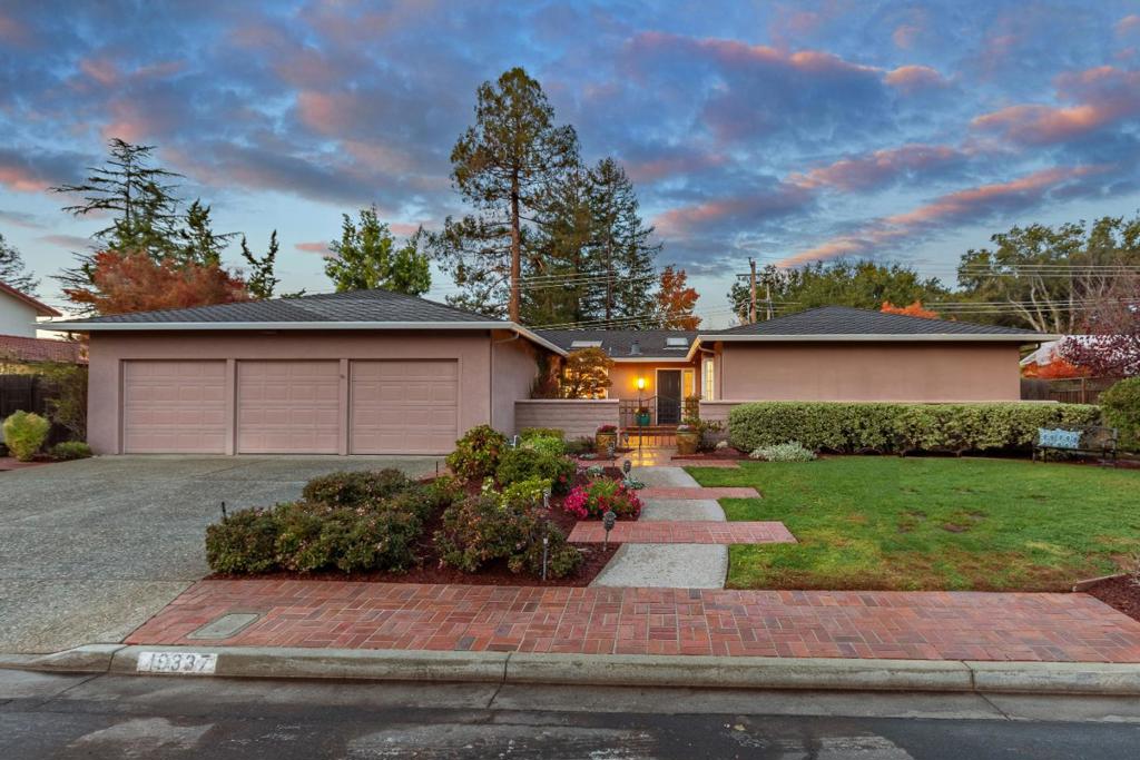 19337 Titus Court, Saratoga, CA 95070