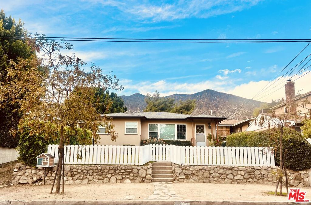 285 W Montecito Avenue, Sierra Madre, CA 91024