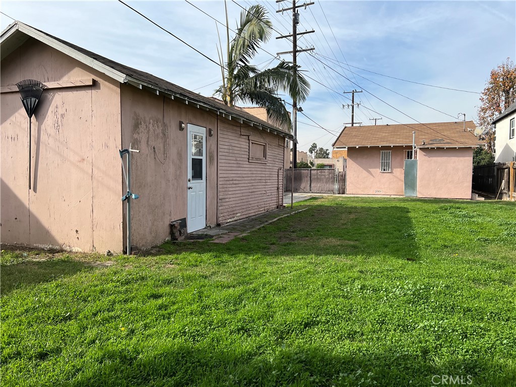 8180 Chestnut Avenue, South Gate, CA 90280