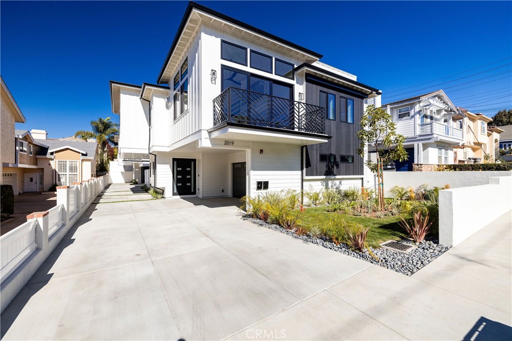 2019 Harriman Lane, #A, Redondo Beach, CA 90278