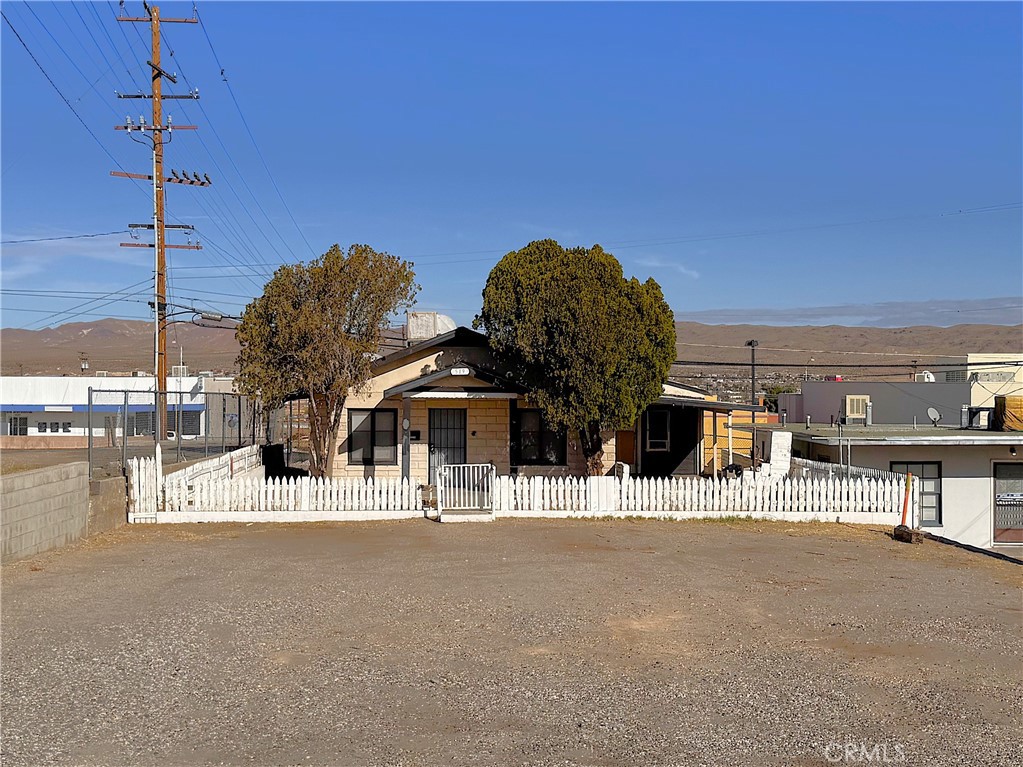 519 E Williams Street, Barstow, CA 92311