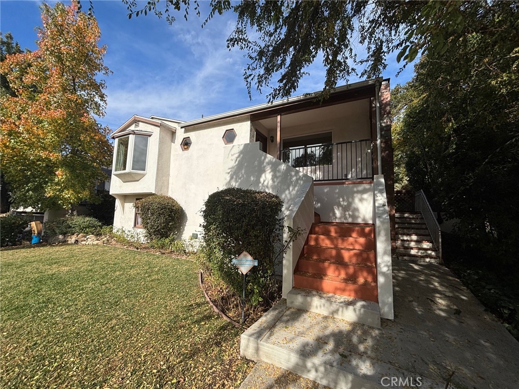 1029 E Mount Curve Avenue, Altadena, CA 91001