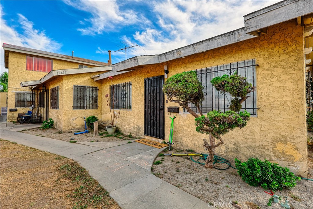 13426 S San Pedro Street | Similar Property Thumbnail