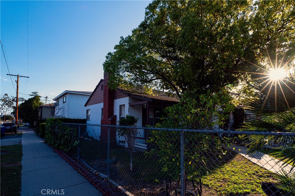 11554 Haynes Street | Similar Property Thumbnail