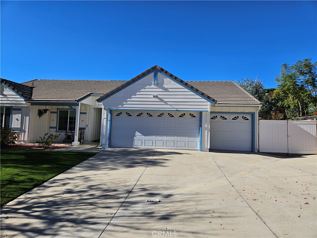 221 Hazelridge Court, Simi Valley, CA 93065