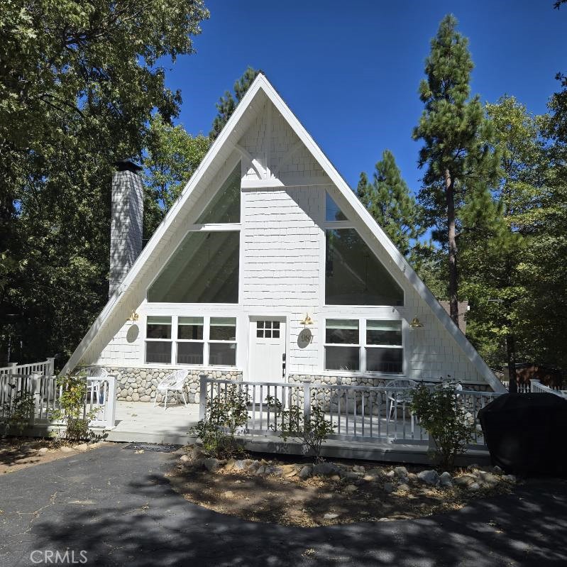 987 Tirol Lane, Lake Arrowhead, CA 92352