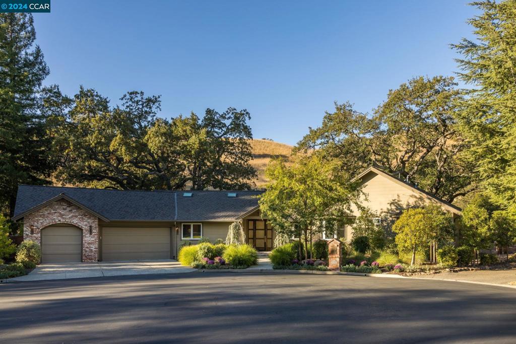 2205 Canyon Oak Ln, Danville, CA 94506