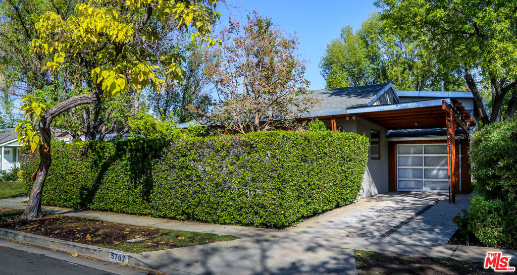 5762 Andasol Avenue | Similar Property Thumbnail