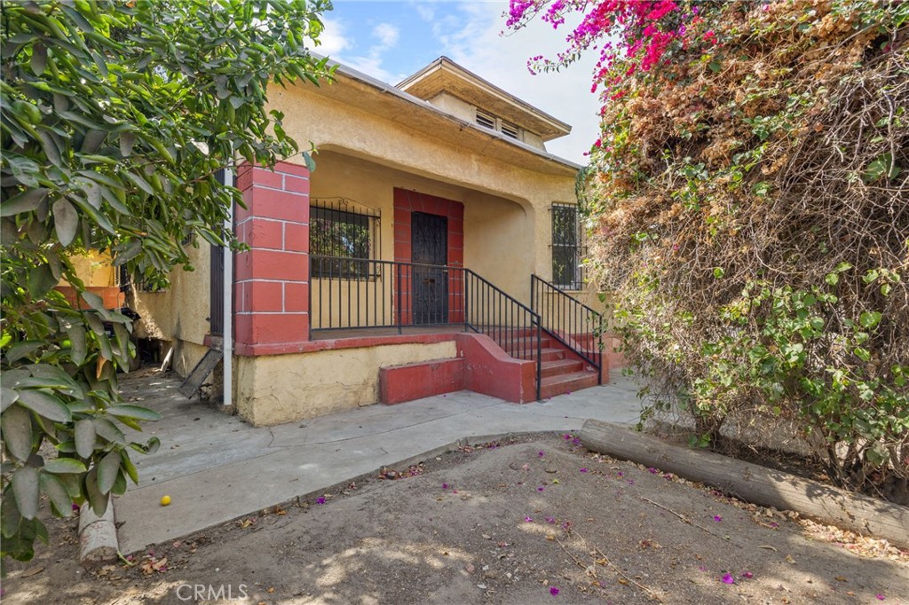 816 E 25Th Street, Los Angeles, CA 90011