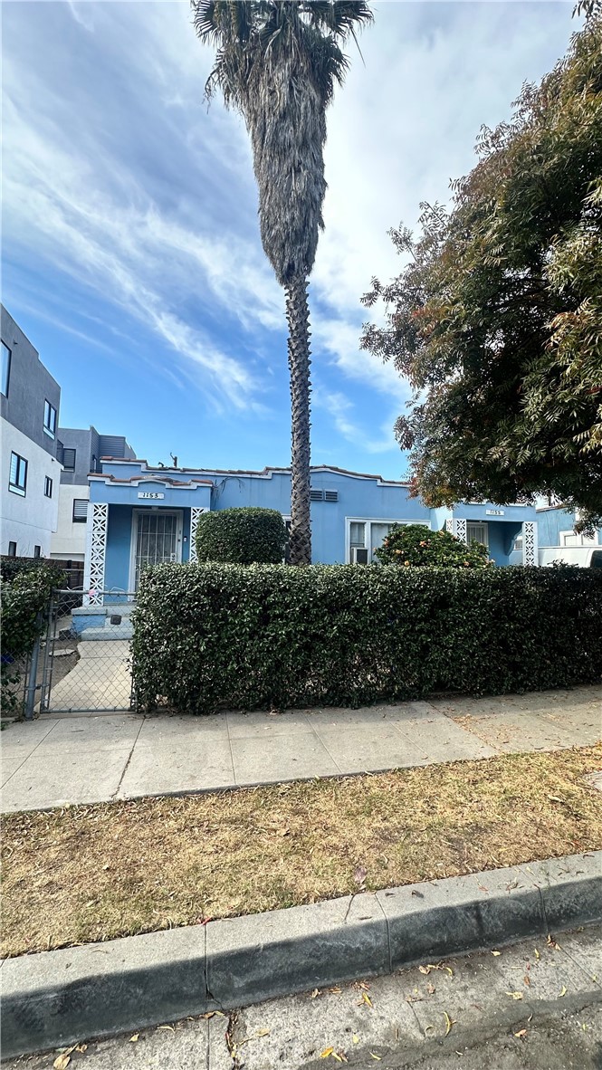 1153 Tamarind Avenue | Similar Property Thumbnail