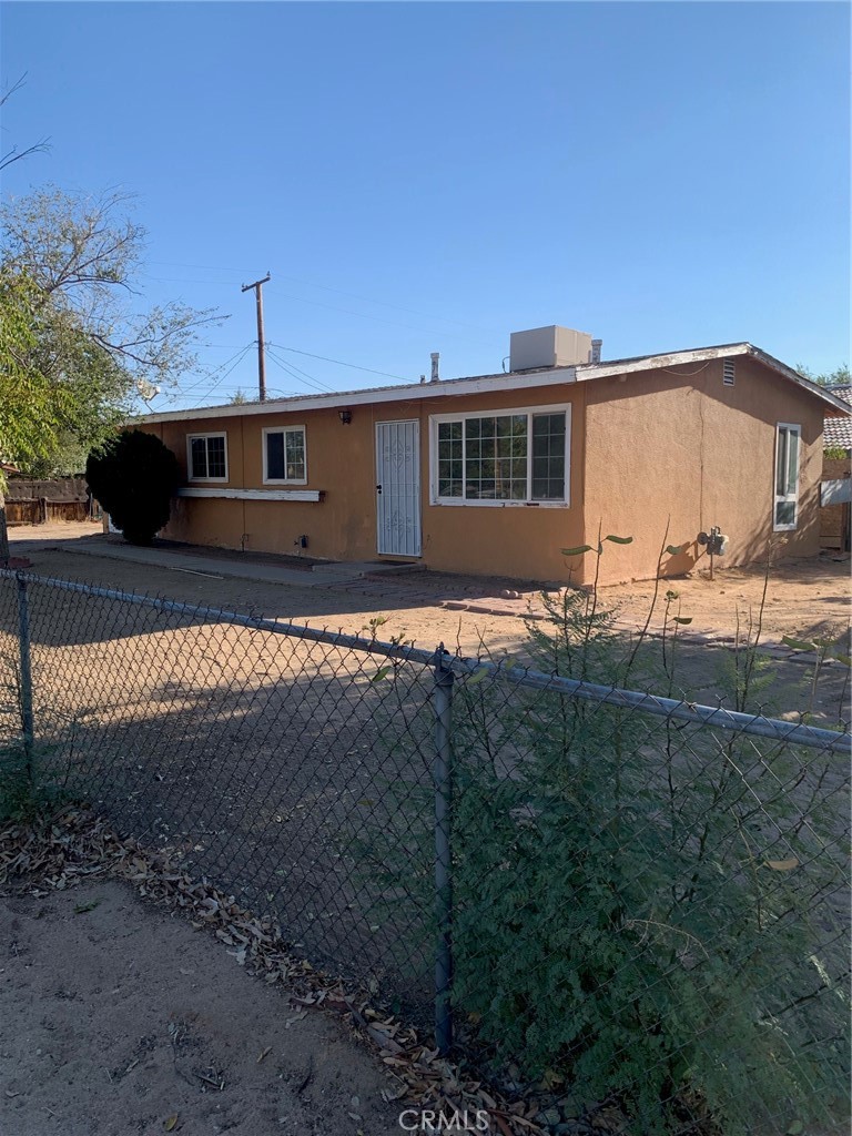 9819 3Rd Avenue, Hesperia, CA 92345