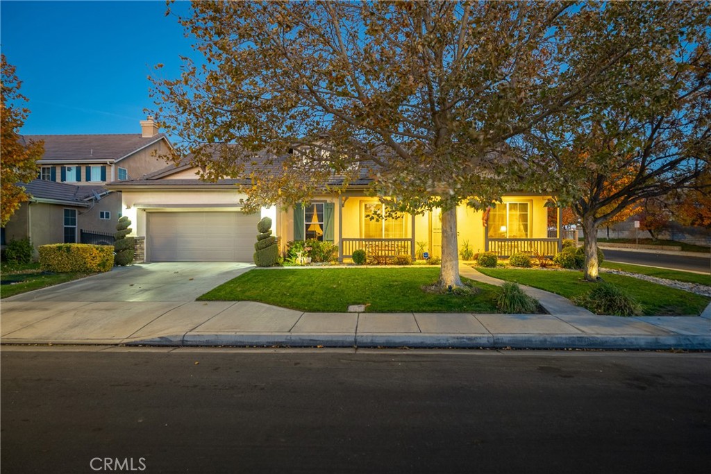 44102 Catsue Place, Lancaster, CA 93536