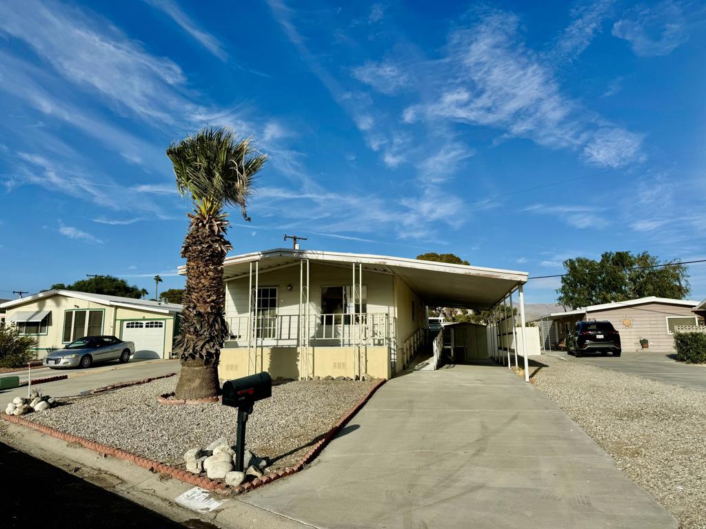 32700 Saint Andrews Drive, Thousand Palms, CA 92276