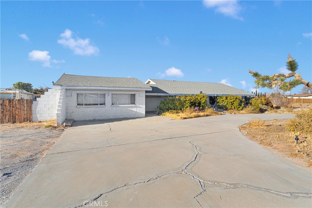 14950 Dakota Road, Apple Valley, CA 92307