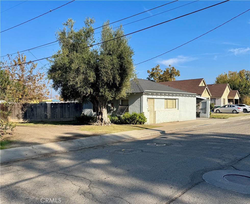 1718 Oliver Street, Dos Palos, CA 93620