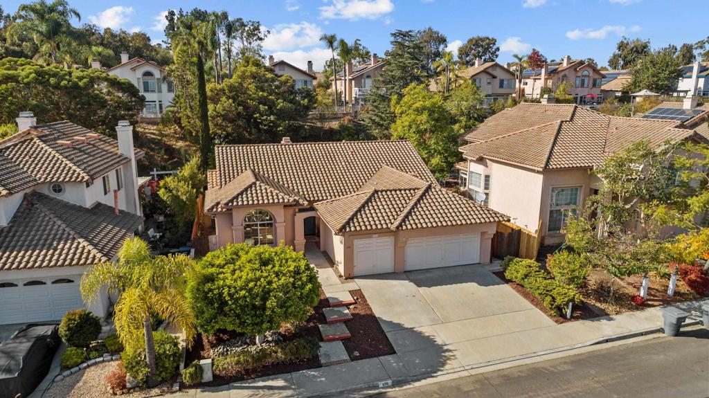 656 Corte Raquel, San Diego, CA 92069