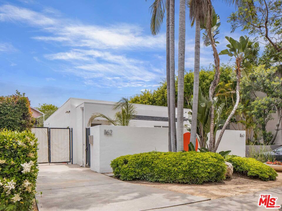 1162 N Poinsettia Place, West Hollywood, CA 90046