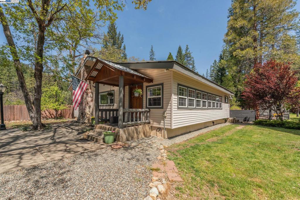 881 East Fork Road, Trinity Center, CA 96091