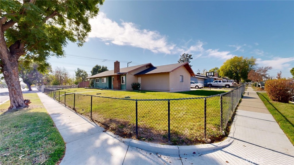 908 N Pepper Avenue | Similar Property Thumbnail