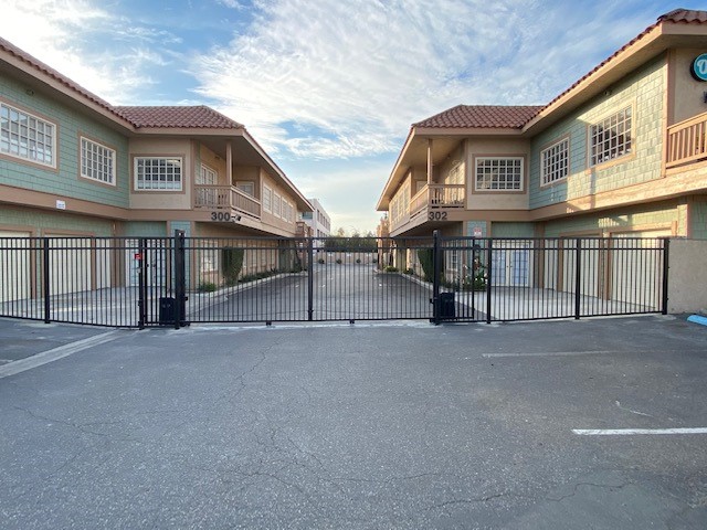 300 N Tustin , #100 | Similar Property Thumbnail