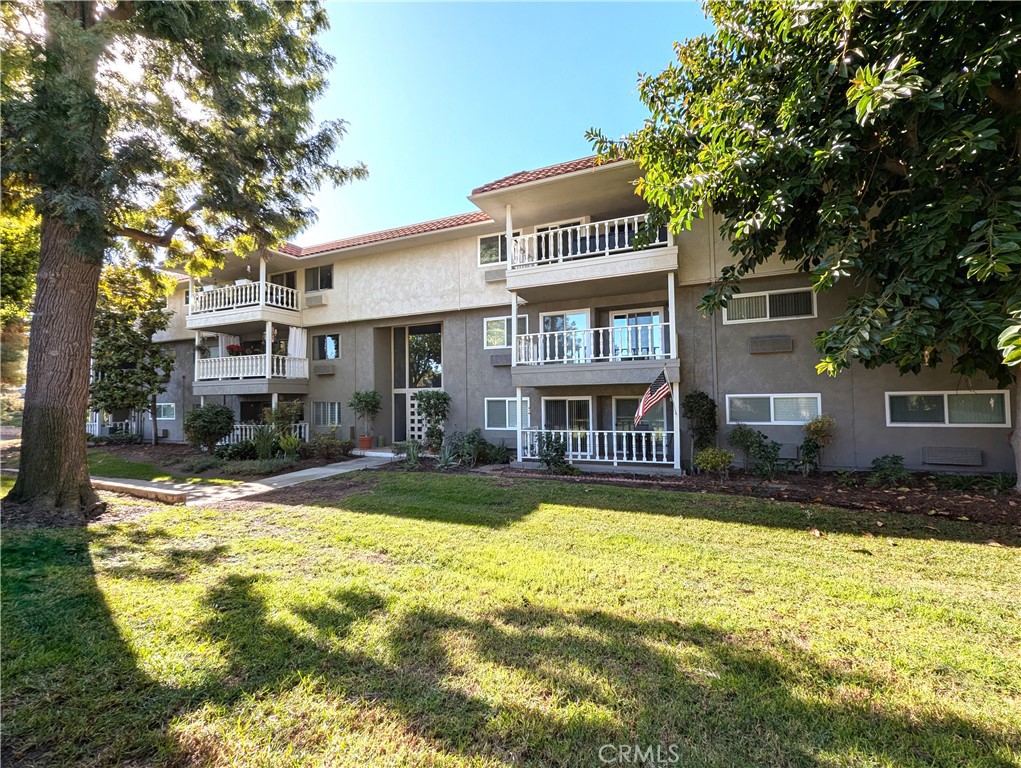 2405 Via Mariposa , #3F, Laguna Woods, CA 92637