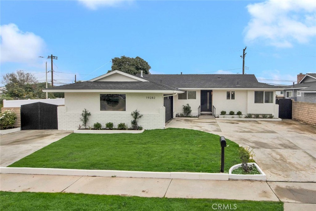 19282 Bethel Circle, Huntington Beach, CA 92646