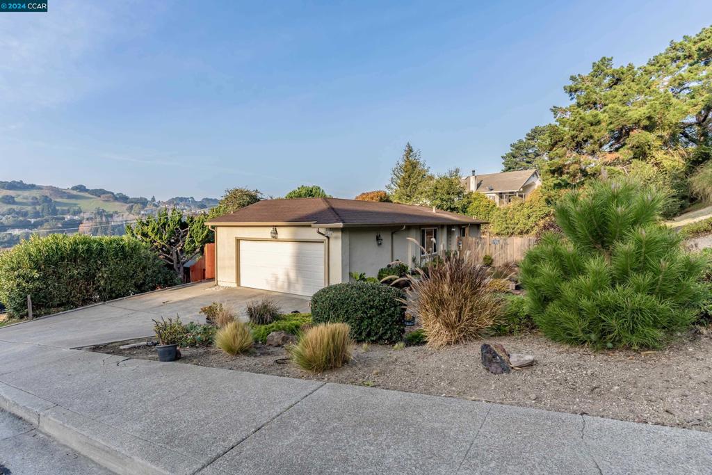 2528 Henry Avenue, Pinole, CA 94564