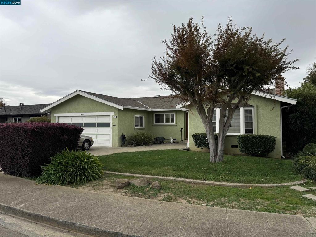 3215 Lenard Dr, Castro Valley, CA 94546