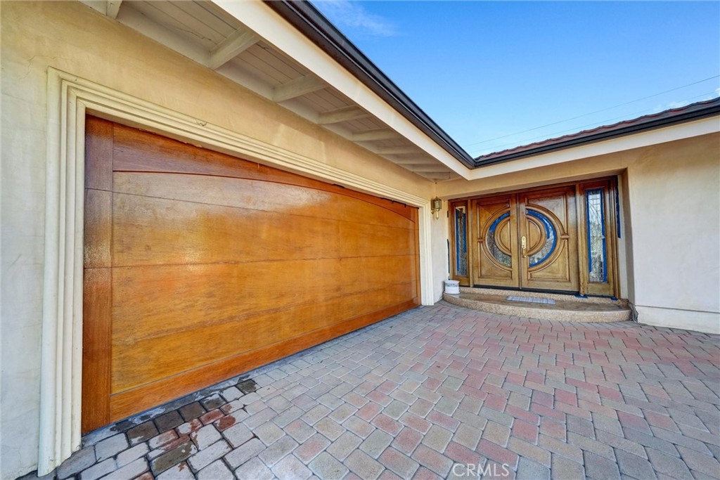 861 Marconi Street | Similar Property Thumbnail 4