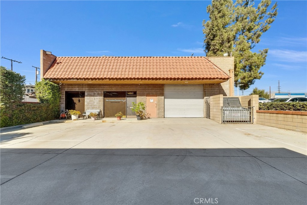 841 E San Bernardino Road | Similar Property Thumbnail 5