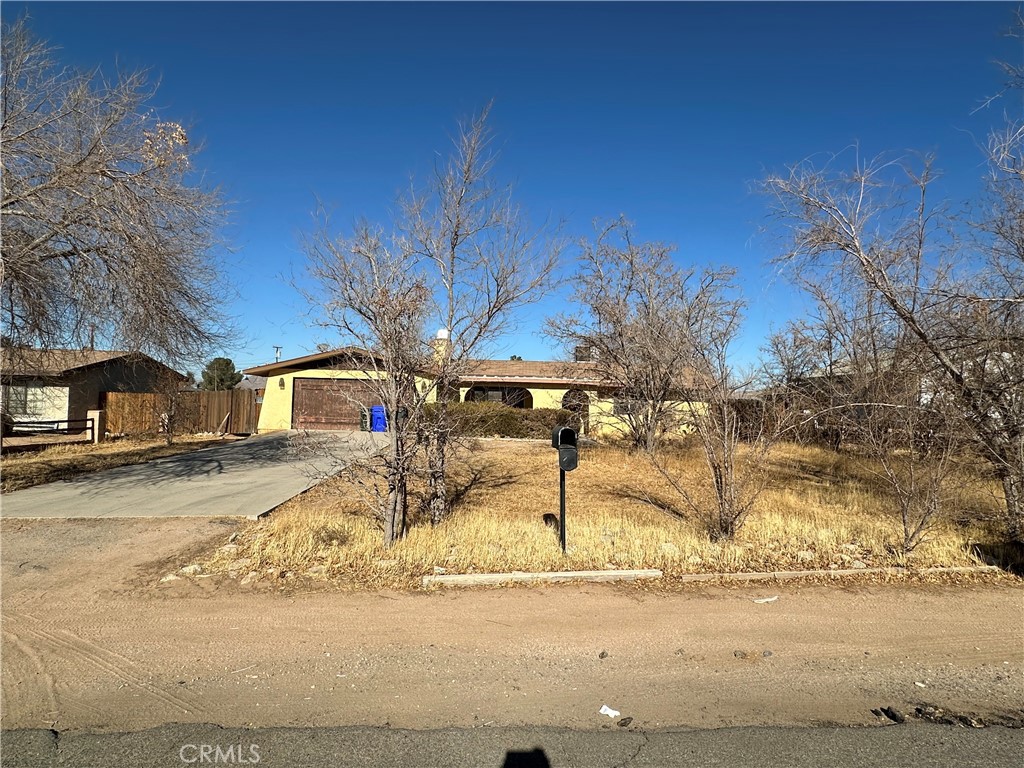 21918 Mohican Avenue, Apple Valley, CA 92307