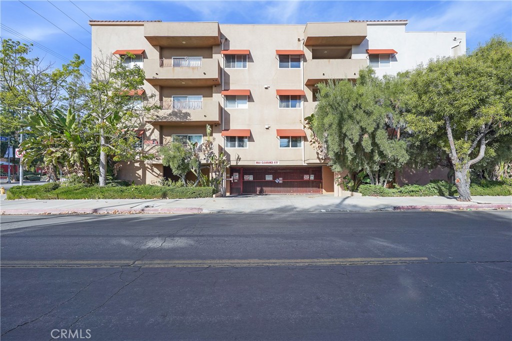 9610 Zelzah Avenue, #206, Northridge, CA 91325